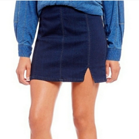 Free People Femme Fatale Mini Dark Denim Blue Split Hem Pull-On Skirt Sz Sm - Picture 16 of 16